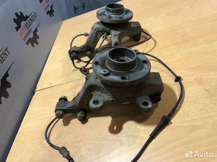 Кулак поворотный передний левый Nissan Note