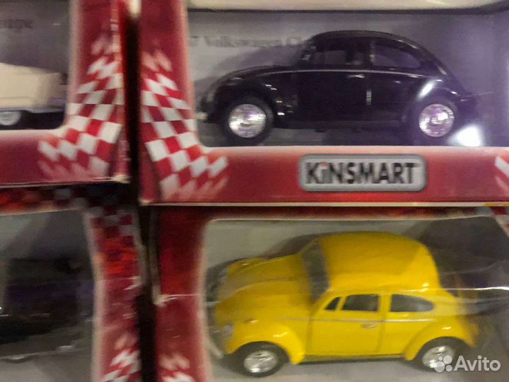 Машинки kinsmart имеют стальной, окрашеный корпус