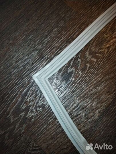 Уплотнитель на холодильник