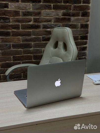 Apple MacBook Pro 15 /i7/16/256SSD
