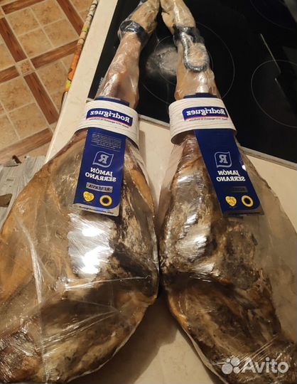 Хамон серрано Родригес нога на кости