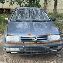 Volkswagen Vento 1.8 MT, 1994, битый, 150 000 км, с пробегом, цена 42 000 руб.