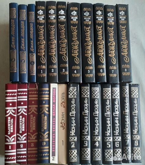 Собрания сочинений, много книг