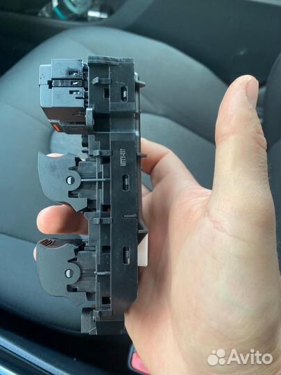 Блок управления стеклоподъемниками Toyota Camry