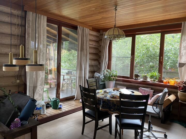 Коттедж 300 м² на участке 9 сот.