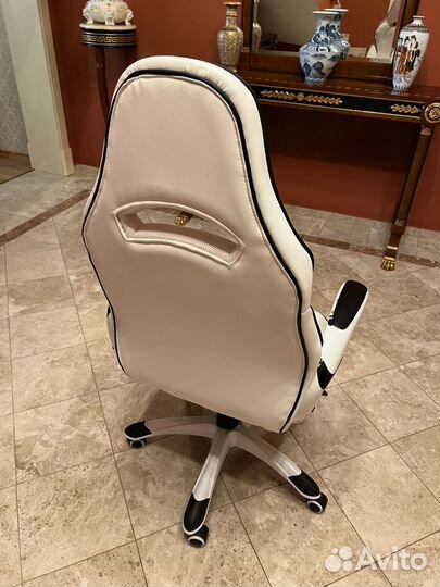 Компьютерное кресло