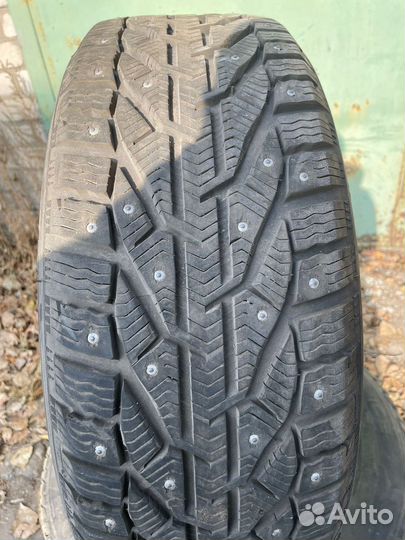 Tigar SUV Ice 215/55 R16