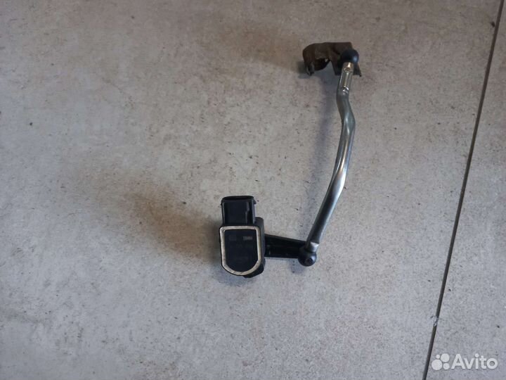 Датчик высоты дорожного просвета bmw X1 E84