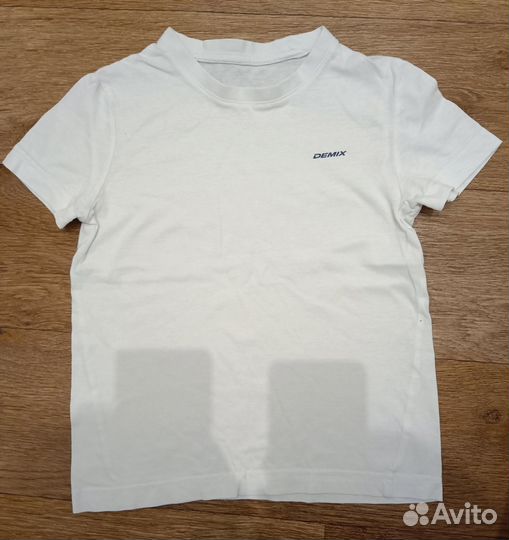 Чешки, футболка, носки