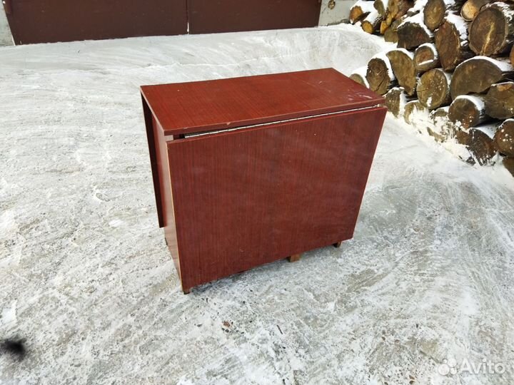 Продам стол