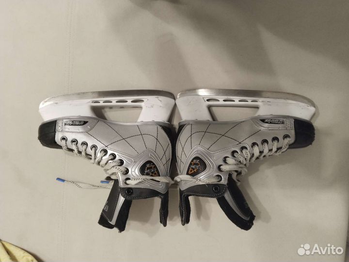 Коньки хоккейные ccm