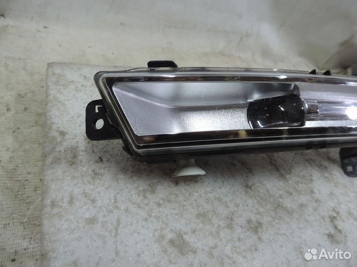 Фара противотуманная левая Land Rover Discovery 20