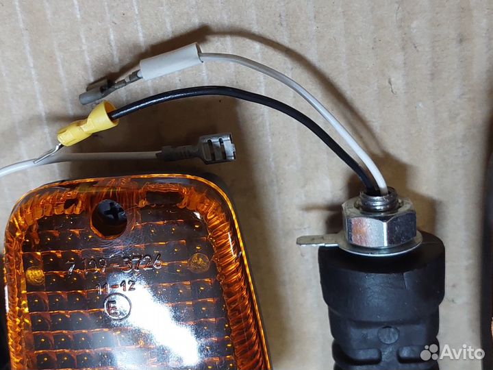 Боковой фонарь(комплект) с лампочками иж