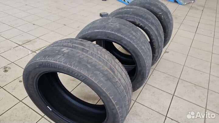 Bridgestone Alenza 001 275/45 R20 и 305/40 R20 110Y