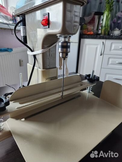 Подшивальное устр-во Yunger M168