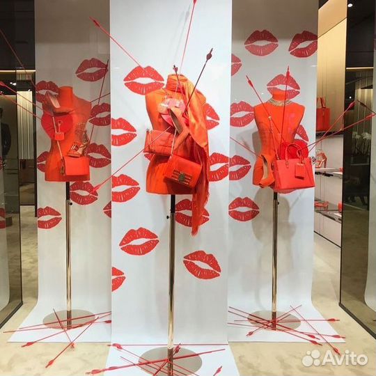 Оформление входной группы, декор витрин