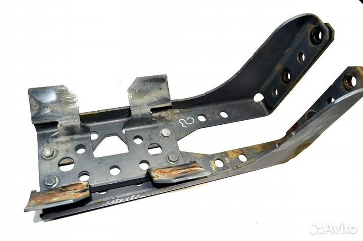 Кронштейн ресивера mercedes-benz Actros MP4 2542