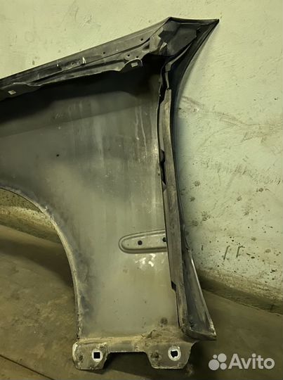 Крыло правое переднее Mercedes w211