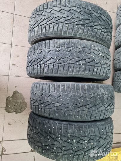 Nokian Tyres Hakkapeliitta 7 215/55 R17 98T