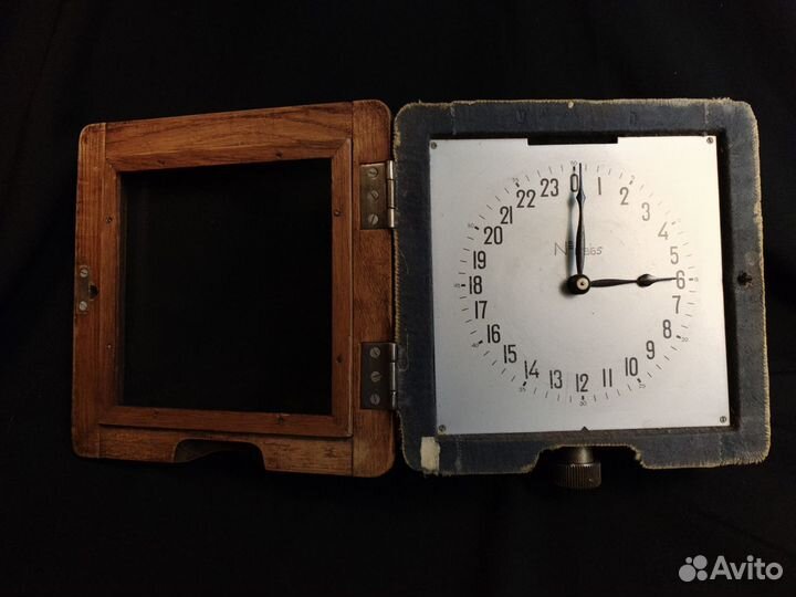 Часы корабельные, судовые