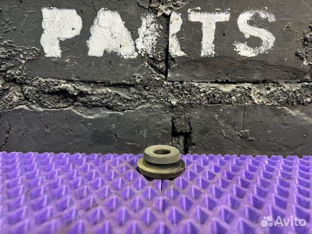 Подушка радиатора Toyota Passo KGC10-0263924 1KR