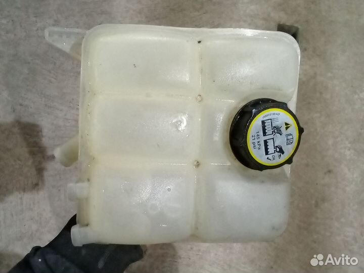 Расширительный бак Ford Kuga 2