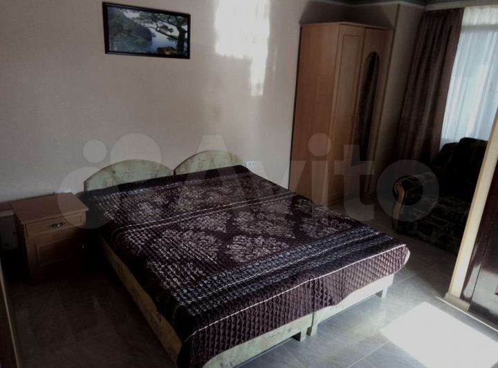 Комната 10 м² в > 9-к., 2/2 эт.