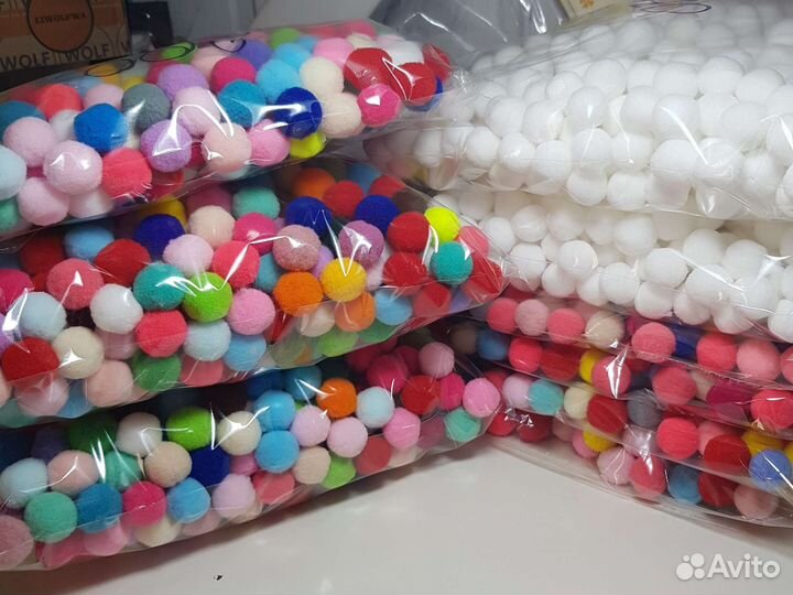 Помпоны 20мм