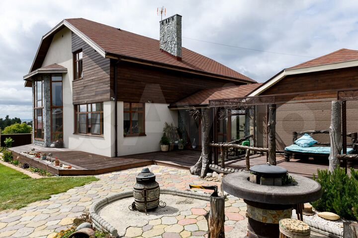 Коттедж 180 м² на участке 15 сот.