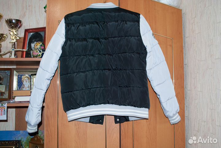 Куртка бомбер