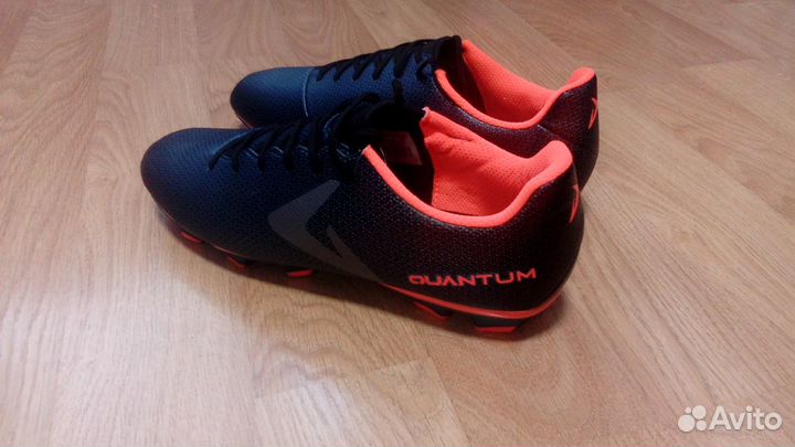 Абсолютно новые футбольные бутсы 45 размера