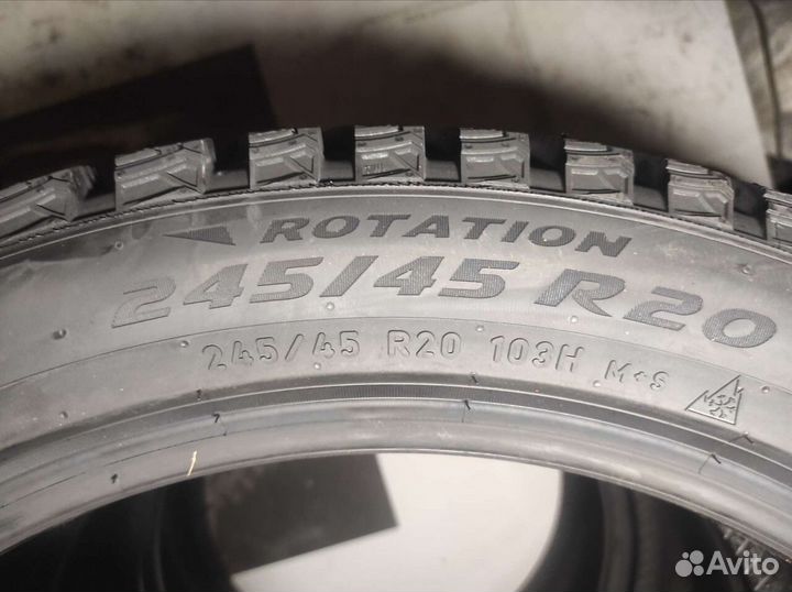 Pirelli Scorpion Ice Zero 2 245/45 R20 103H