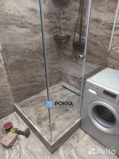 Стеклянная душевая перегородка