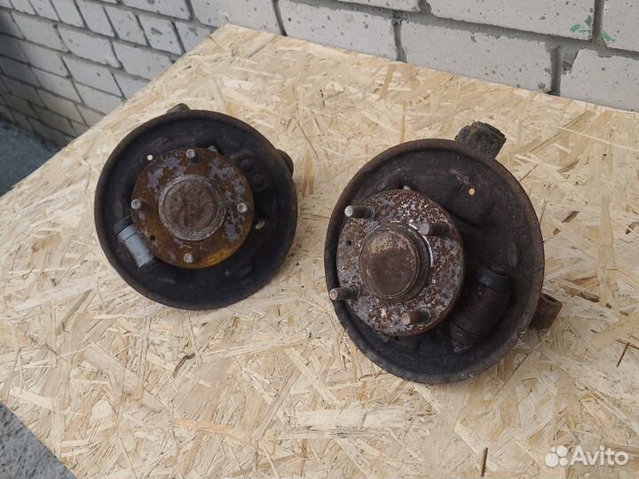 Поворотный кулак задний Hyundai Lantra J2 95-99