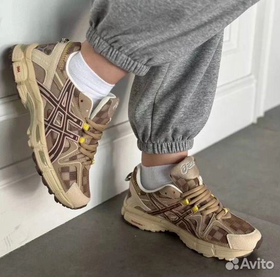 Кроссовки Asics женские 36-41