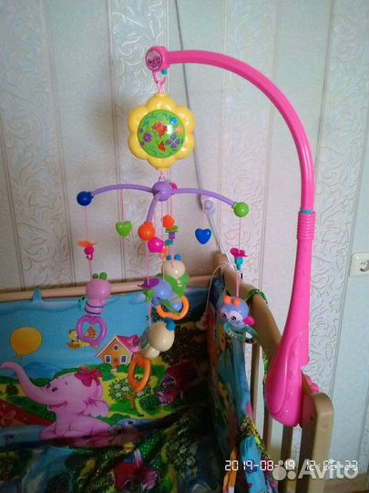 Крутящаяся Музыкальная карусель