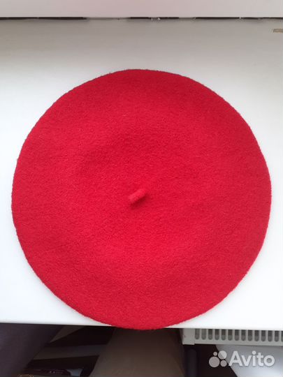 Берет красный женский