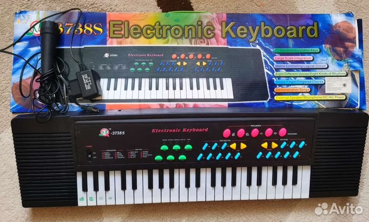 Детский музыкальный синтезатор