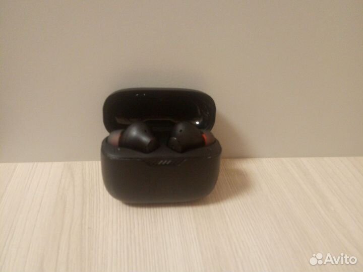 Беспроводные наушники jbl