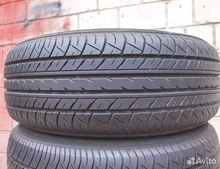 Yokohama dB Decibel E70 215/60 R16 95V