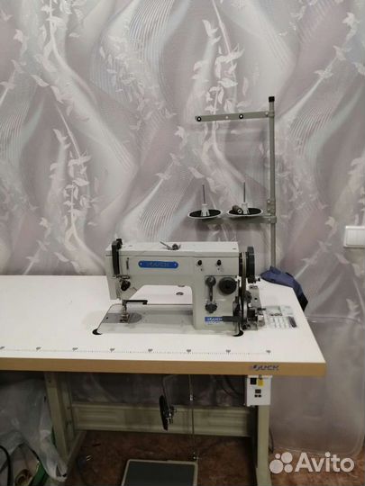 Промышленная швейная машина juck