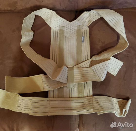 Корректор осанки B.Well и массажер для спины