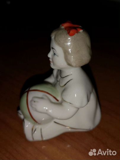 Антикварная статуэтка