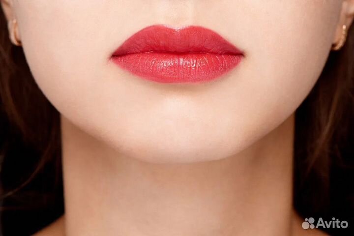 Shiseido помада тон RD502 Real Ruby