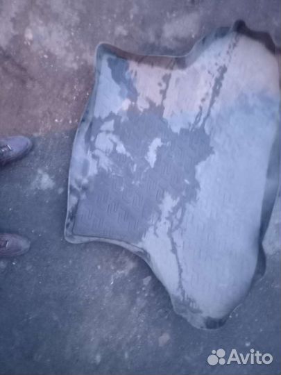 Коврик на Приору в багажник