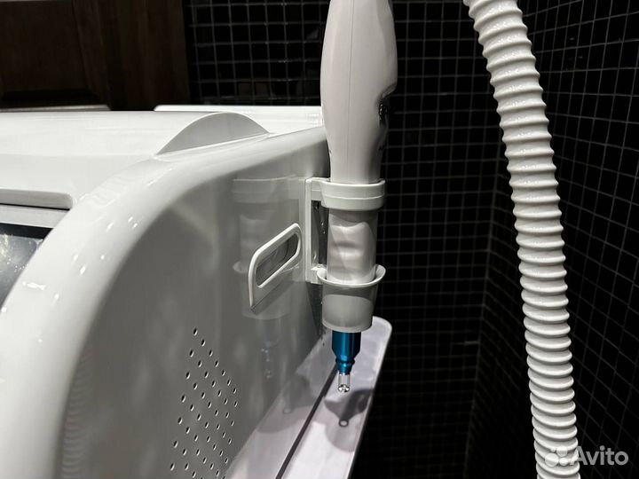 Лазер для удаления тату Mona Impuls. Карбоновый пилинг