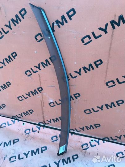 Ветровик передний левый Honda Cr-V RE4 K24A 2007