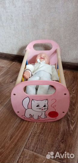 Кроватка для кукол с пупсом