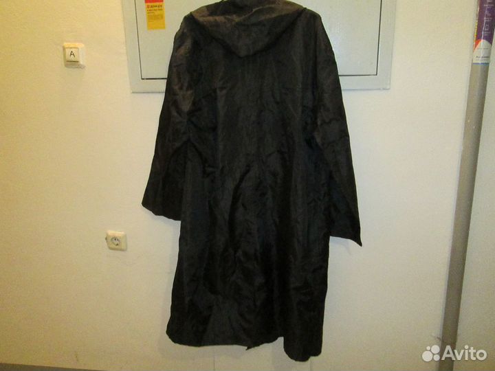 Плащ водонепроницаемый из нейлона с капюшоном