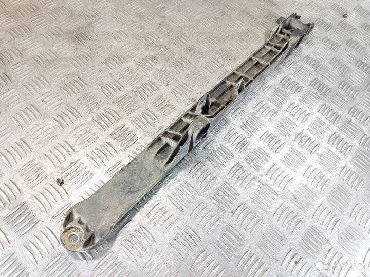 Кронштейн радиатора Toyota Hilux 2015-2021